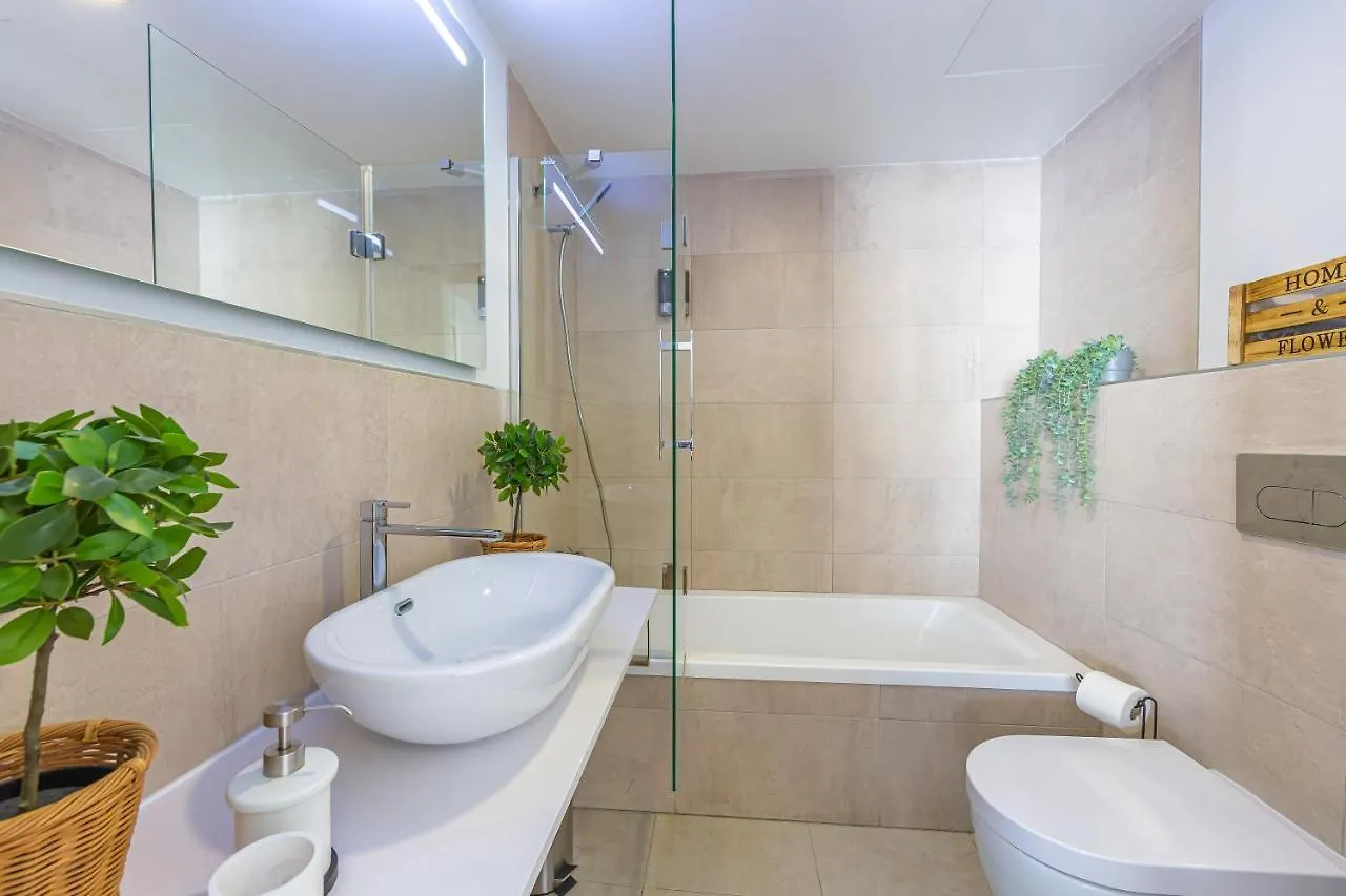 Ventura 2 - Centric & Pool - Simplytarifa Apartment